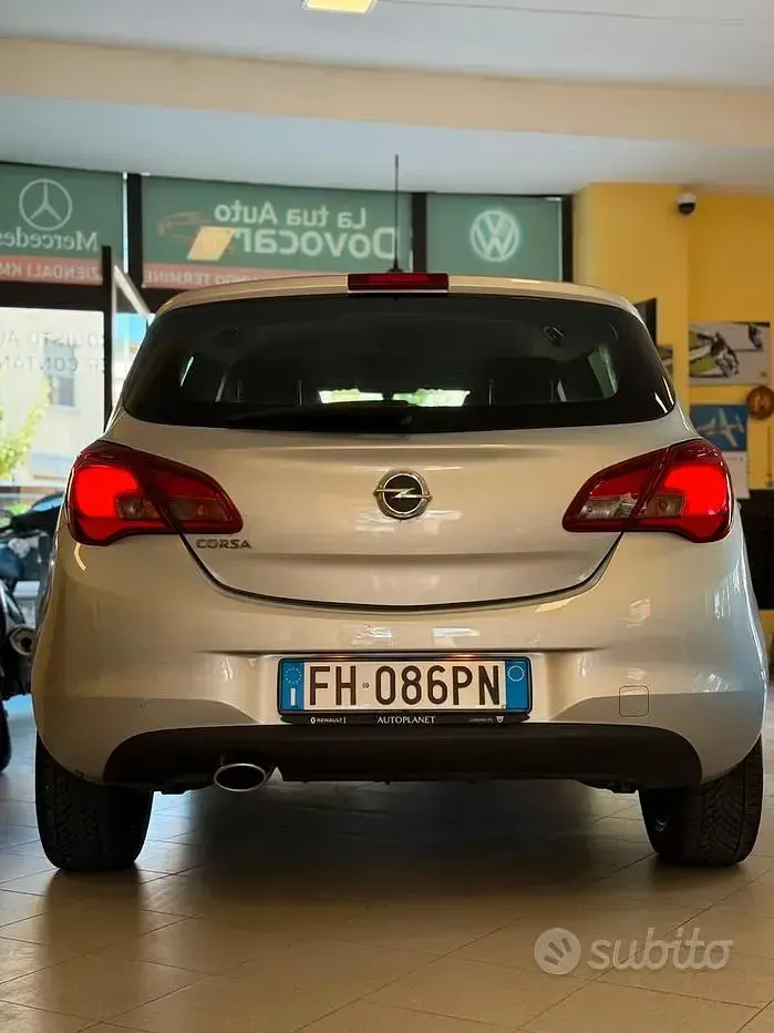 Usata Opel Corsa 90 CV (66 kW) 2017 Grigio Utilitaria