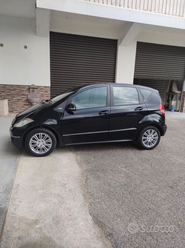 Usata Mercedes A160 95 CV (69 kW) 2012 Nero Monovolume