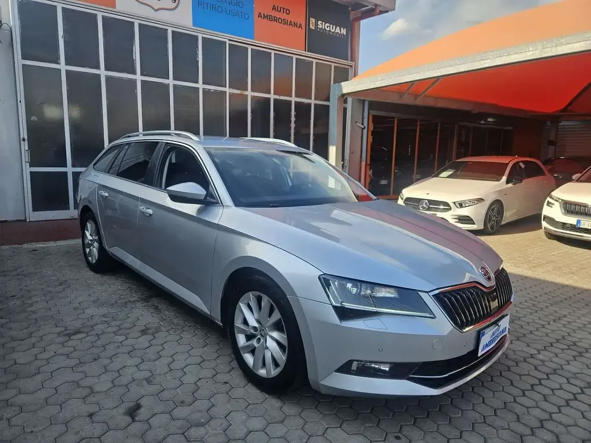 Usata Skoda Superb Ambition 120 CV (88 kW) 2019 Argento Station wagon