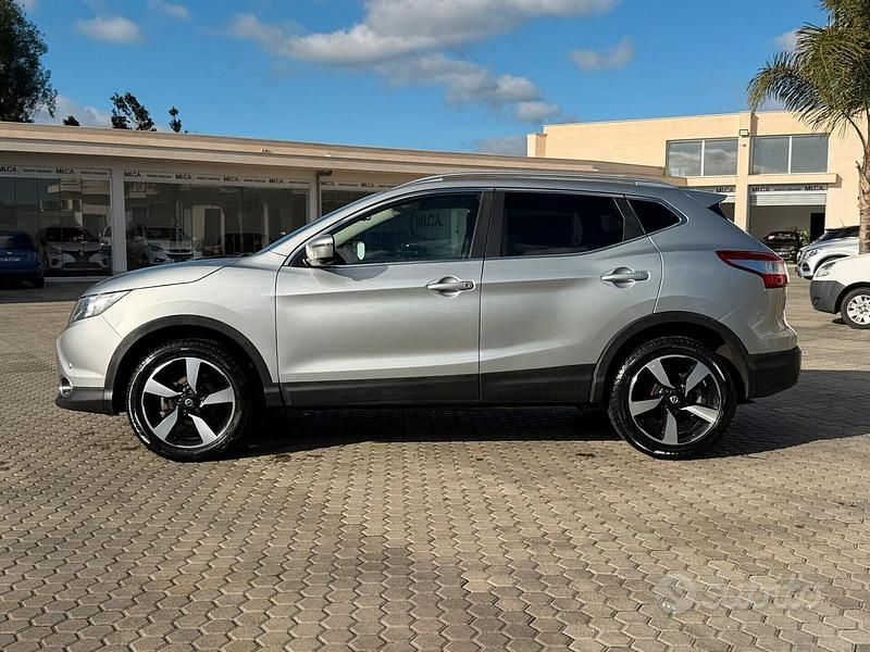 Usata Nissan Qashqai Tekna 131 CV (96 kW) 2017 Grigio SUV