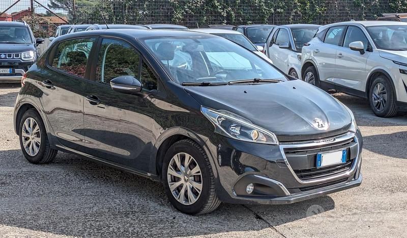 Usata Peugeot 208 83 CV (61 kW) 2019 Nero(met.) Utilitaria