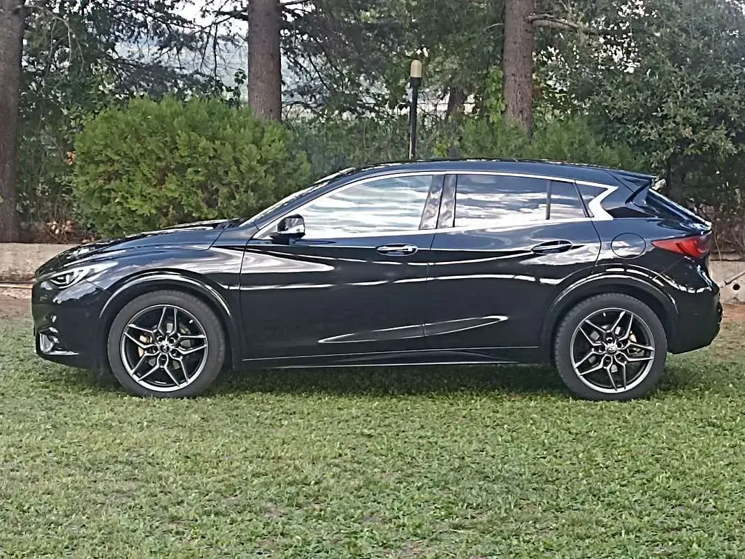 Usata Infiniti Q30 Luxe 156 CV (114 kW) 2019 Nero Berlina