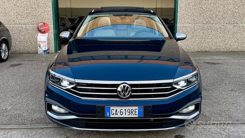 Usata VW Passat Alltrack 240 CV (176 kW) 2020 Blu Station wagon