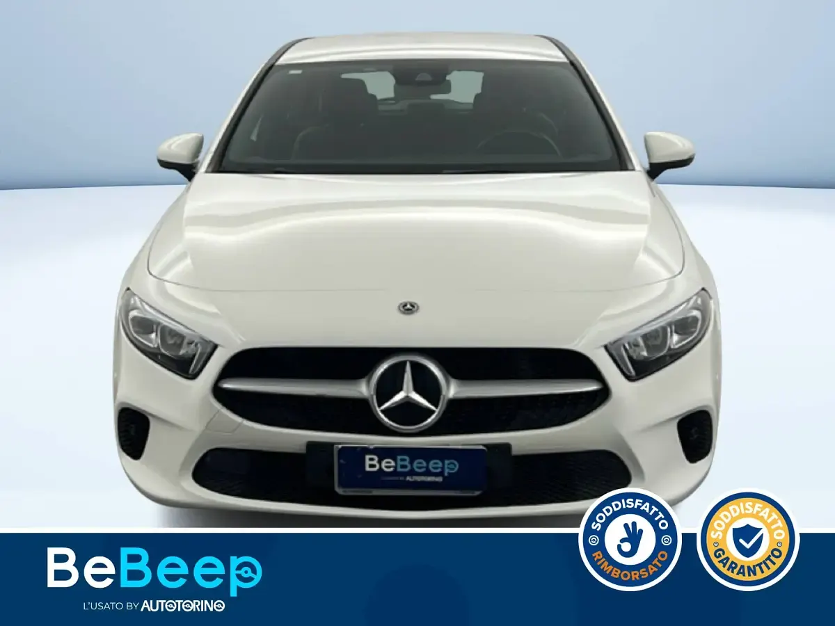Usata Mercedes A180 136 CV (100 kW) 2019 Bianco pastello Berlina