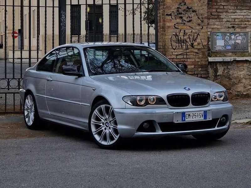 Usata BMW 318 143 CV (105 kW) 2004 Argento Coupé