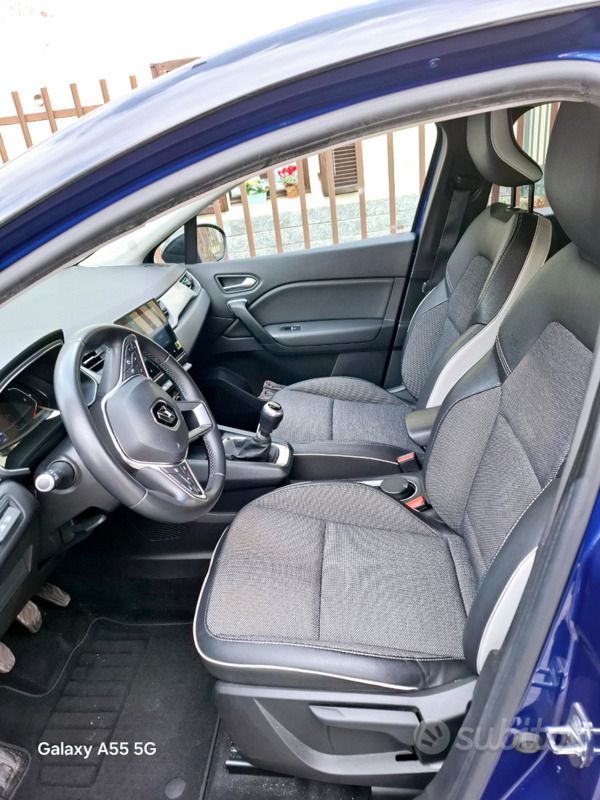 Usata Renault Captur Intens 101 CV (74 kW) 2021 Blu SUV