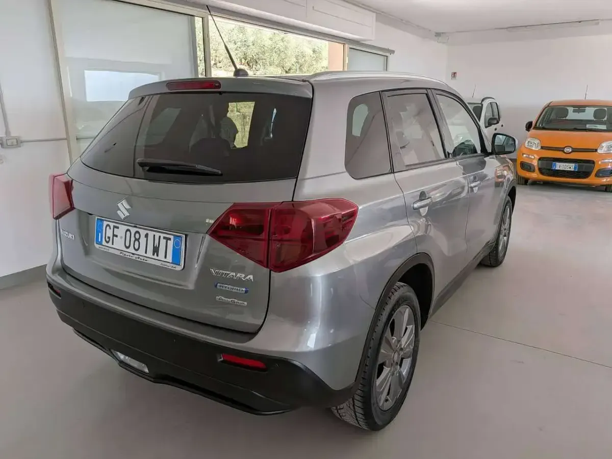 Usata Suzuki Vitara 129 CV (94 kW) 2021 Grigio SUV
