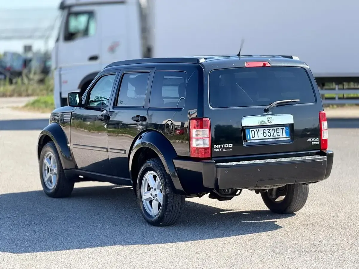 Usata Dodge Nitro 177 CV (130 kW) 2010 Nero SUV
