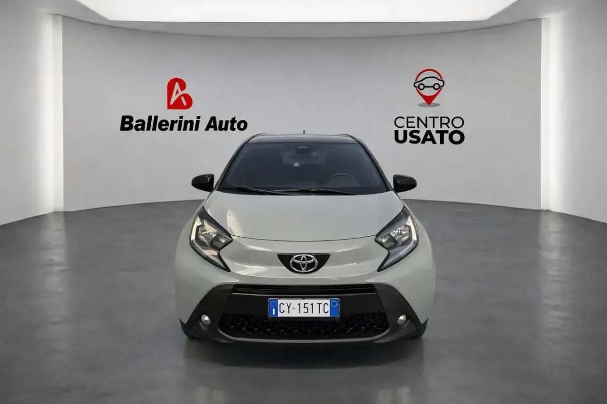 Usata Toyota Aygo X Trend 72 CV (52 kW) 2025 Grigio SUV