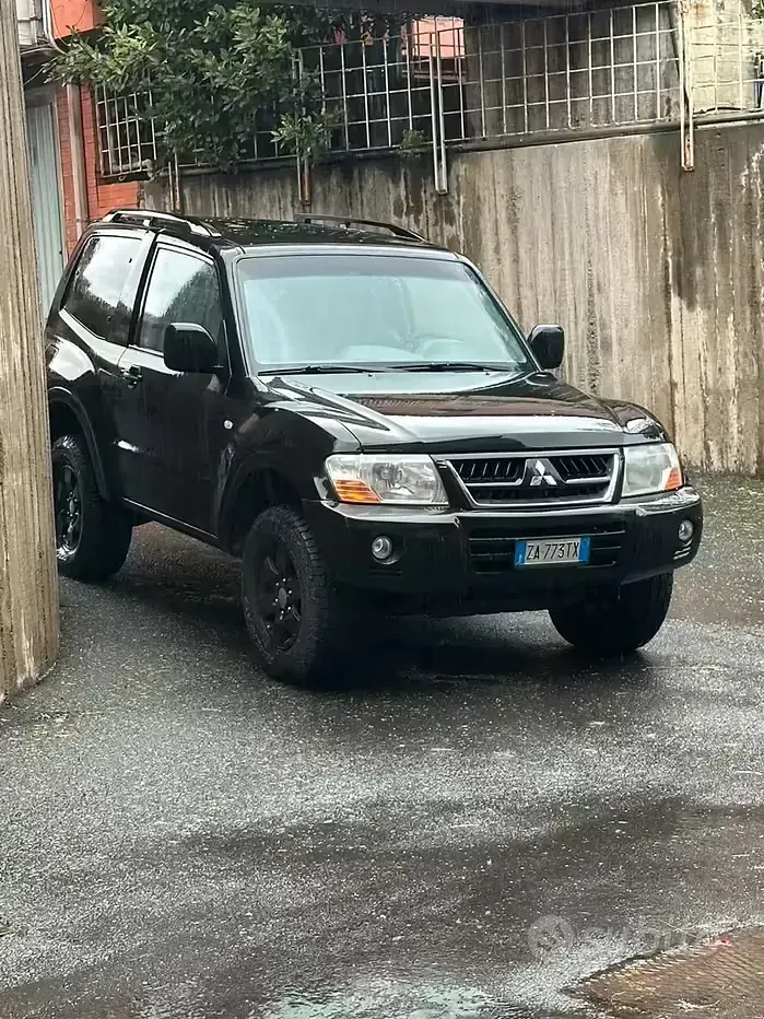 Usata Mitsubishi Pajero 160 CV (117 kW) 2004 Nero SUV