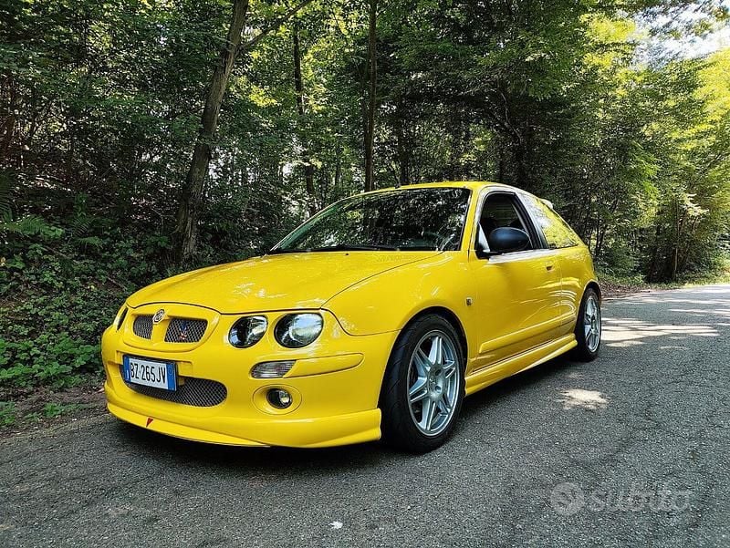 Giallo Usata 2002 MG ZR Due volumi | 6000 € - Immagine 1/4