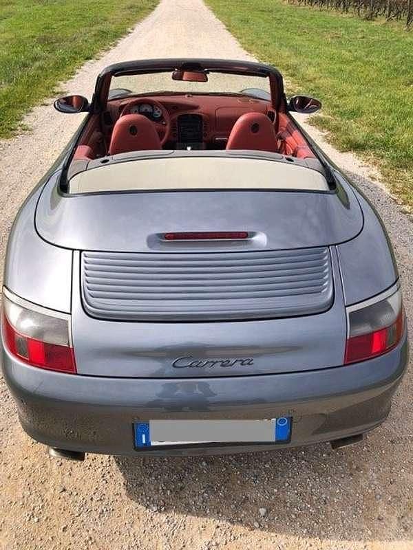 Usata Porsche 911 Carrera Cabriolet 313 CV (230 kW) 2002 Grigio Cabrio