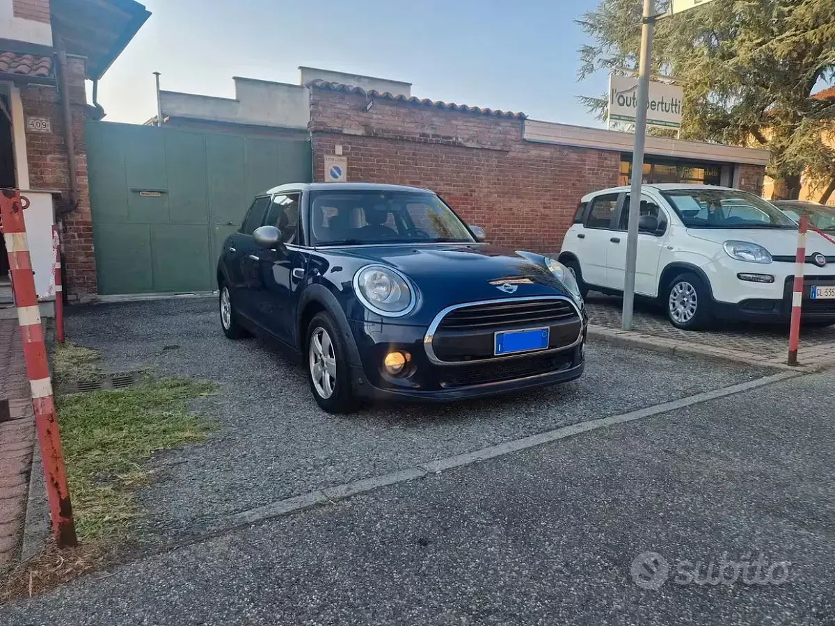 Usata Mini ONE 102 CV (75 kW) 2016 Bluazzurro Utilitaria
