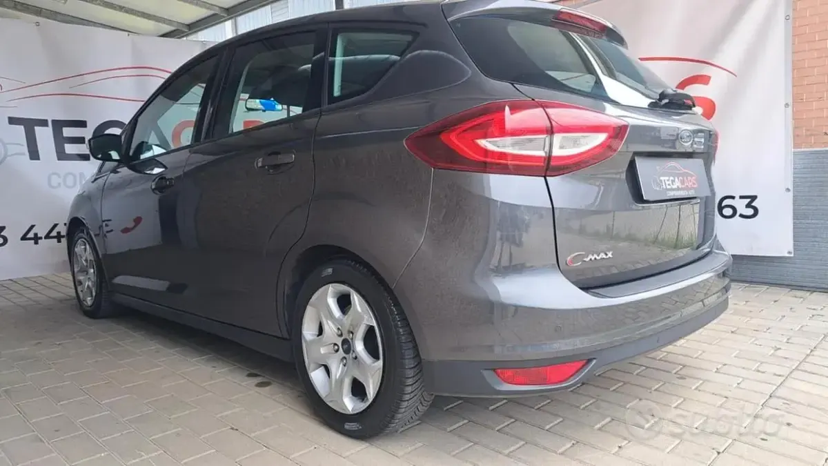 Usata Ford C-MAX Titanium 120 CV (88 kW) 2015 Grigio Monovolume
