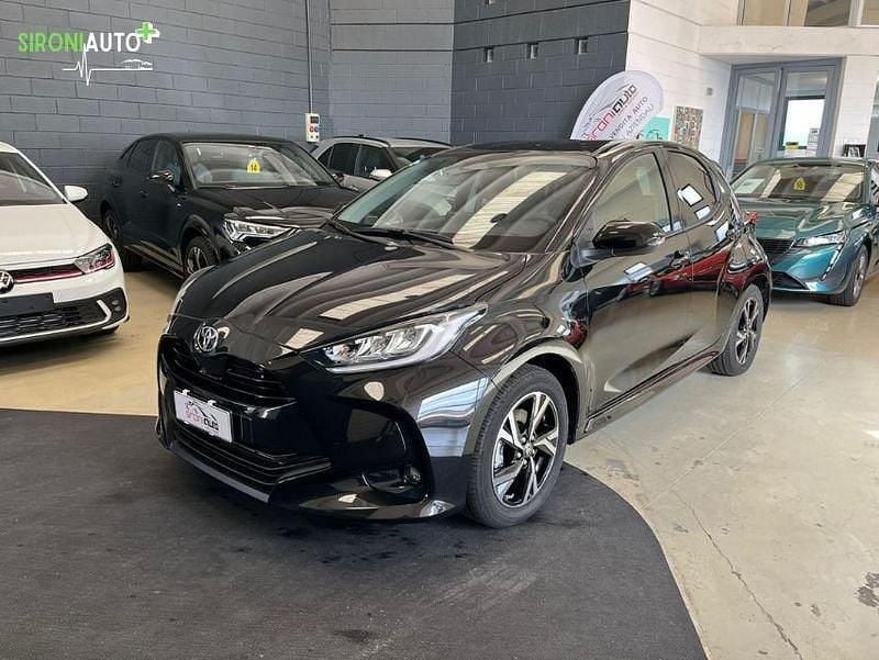 Nero Usata 2025 Toyota Yaris Hybrid Trend Due volumi | 20.900 € (Buon prezzo) - Immagine 1/4