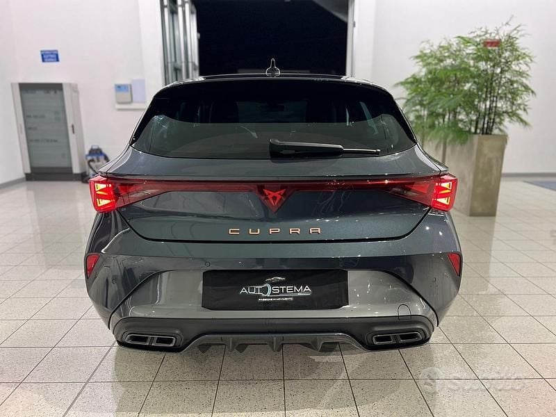 Usata Cupra Leon 150 CV (110 kW) 2025 Magnetic gray Berlina