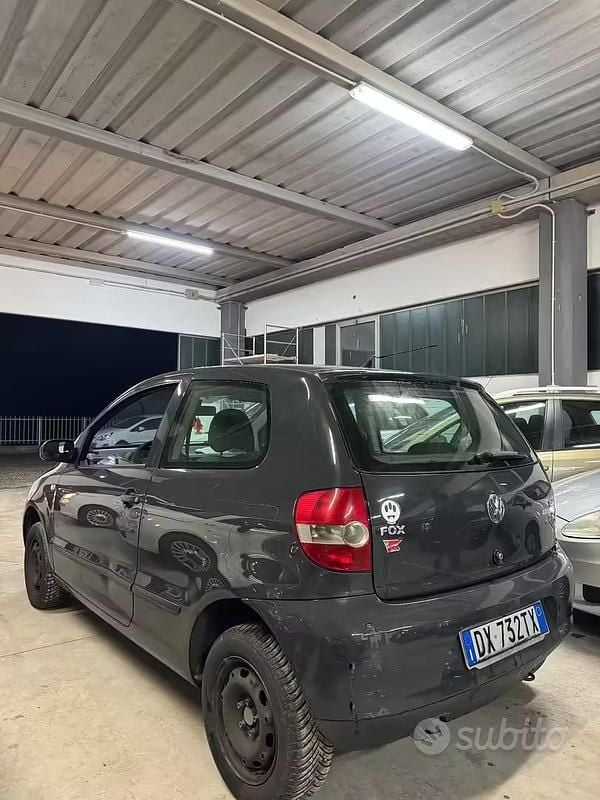 Usata VW Fox Sport 70 CV (51 kW) 2009 Grigio Utilitaria