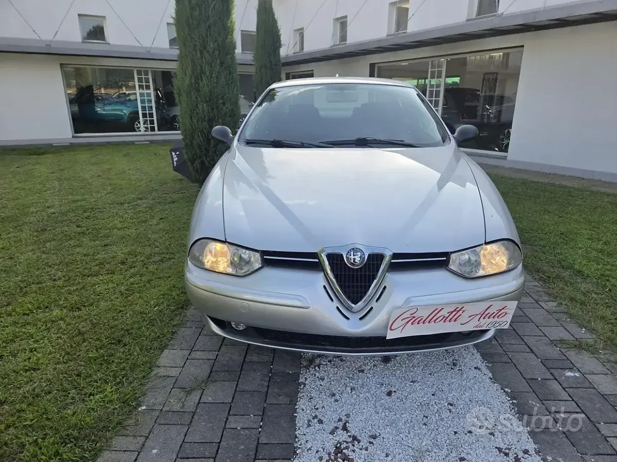 Usata Alfa Romeo 156 155 CV (114 kW) 1999 Argento Berlina