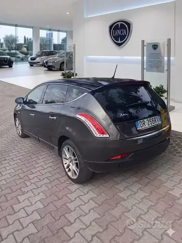 Usata Lancia Delta 120 CV (88 kW) 2008 Grigio Utilitaria