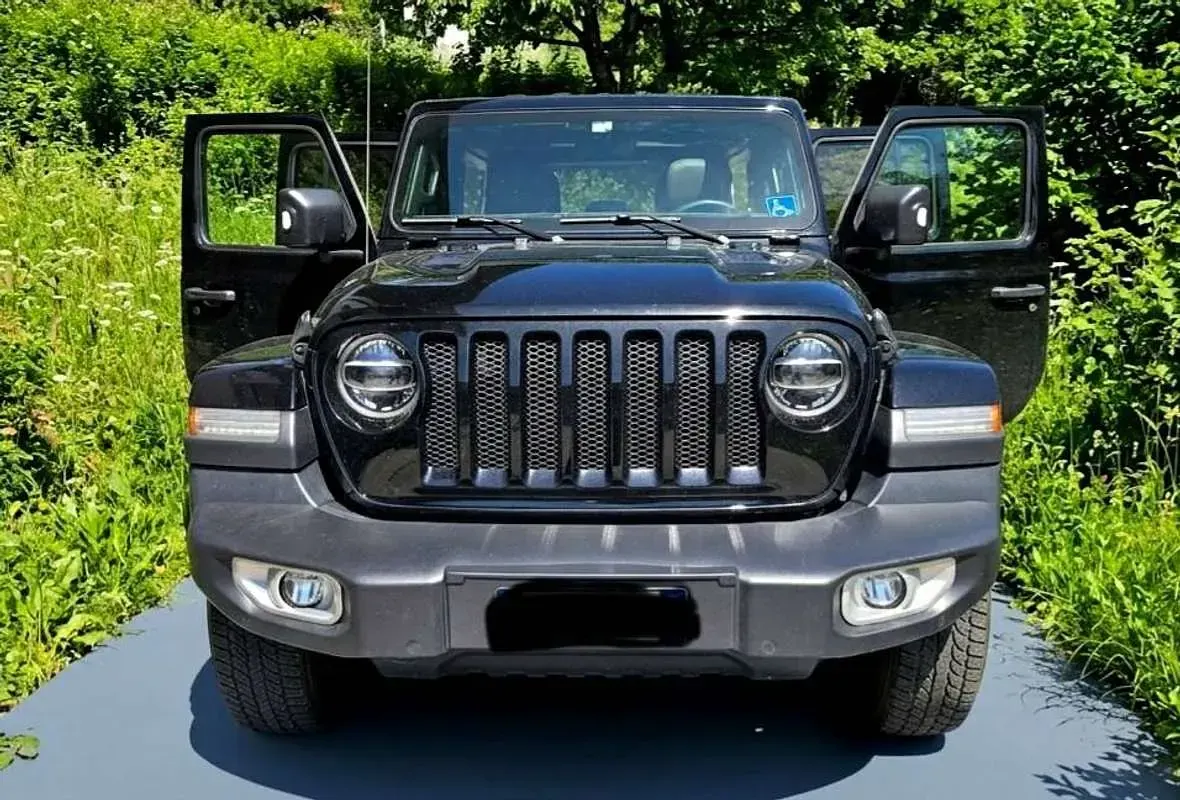 Usata Jeep Wrangler Unlimited Sahara 272 CV (200 kW) 2020 Nero SUV
