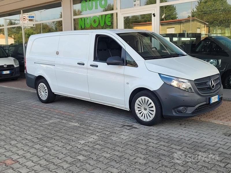 Usata Mercedes Vito 190 CV (139 kW) 2021 Bianco Furgone