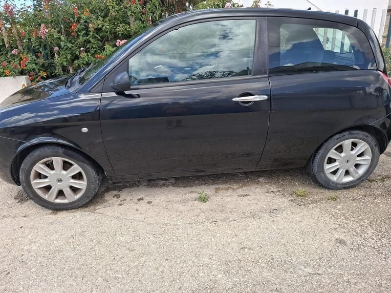 Nero Usata 2006 Lancia Ypsilon Due volumi | 1500 € - Immagine 1/4