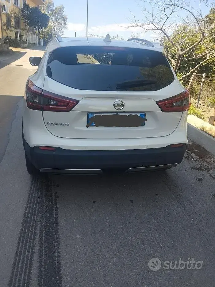 Usata Nissan Qashqai N-Connecta 110 CV (80 kW) 2019 Bianco SUV