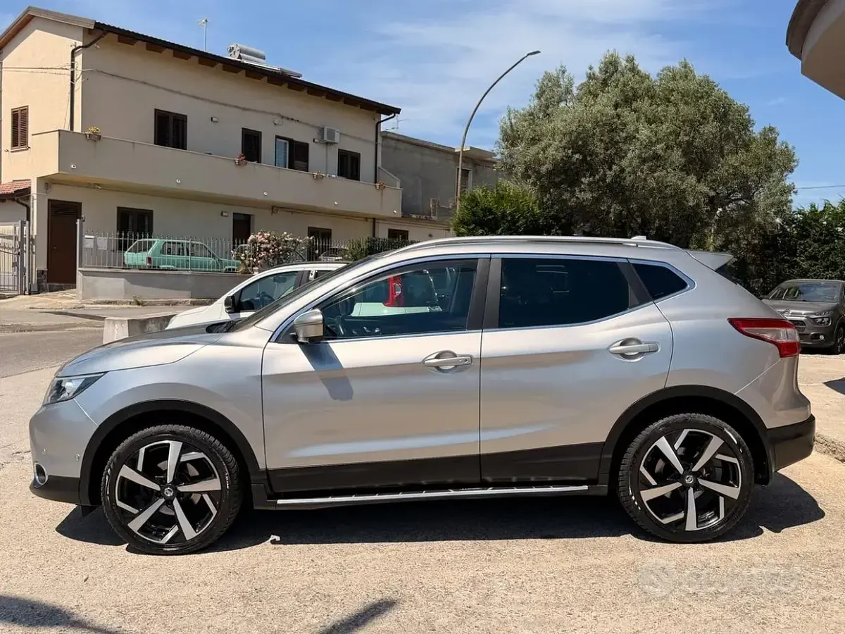 Usata Nissan Qashqai Tekna 131 CV (96 kW) 2016 Grigio SUV