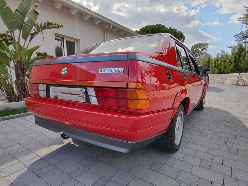 Rosso Usata 1986 Alfa Romeo 75 Tre volumi | 20.500 € - Immagine 1/4