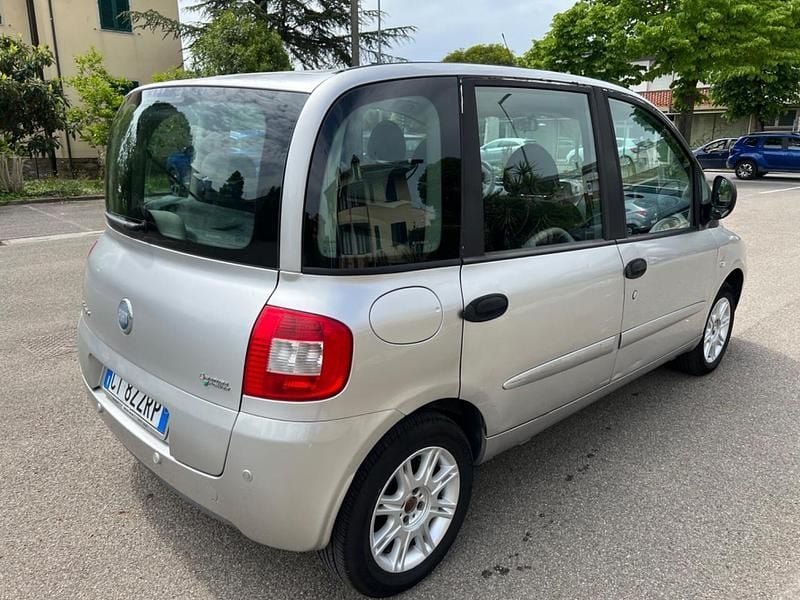 Usata Fiat Multipla Active 103 CV (75 kW) 2005 Argento Monovolume