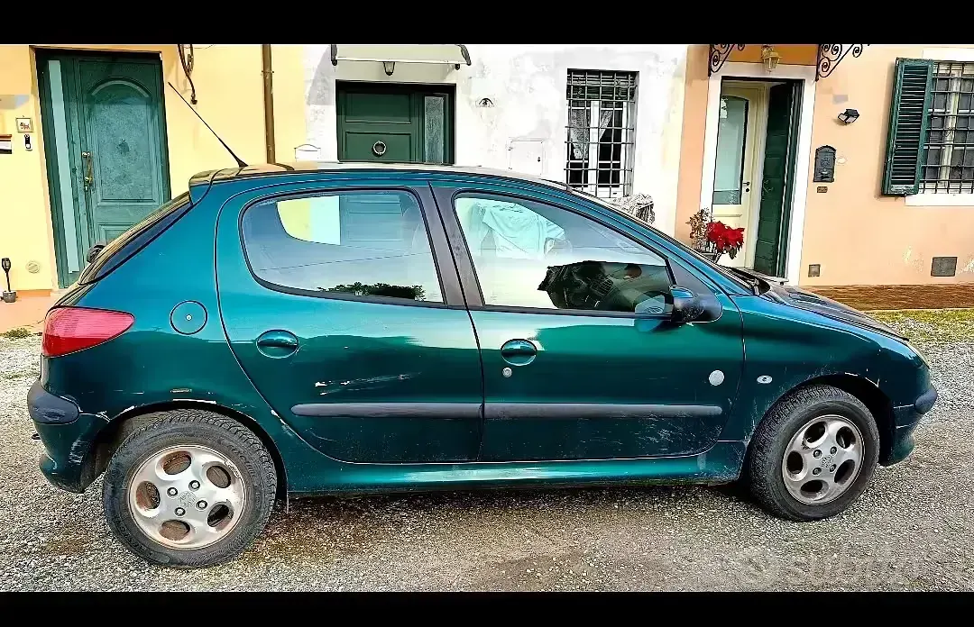 Usata Peugeot 206 Roland Garros 75 CV (55 kW) 2000 Verde Berlina