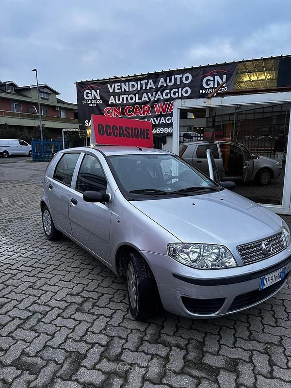 Usata Fiat Punto 60 CV (44 kW) 2009 Gray Utilitaria