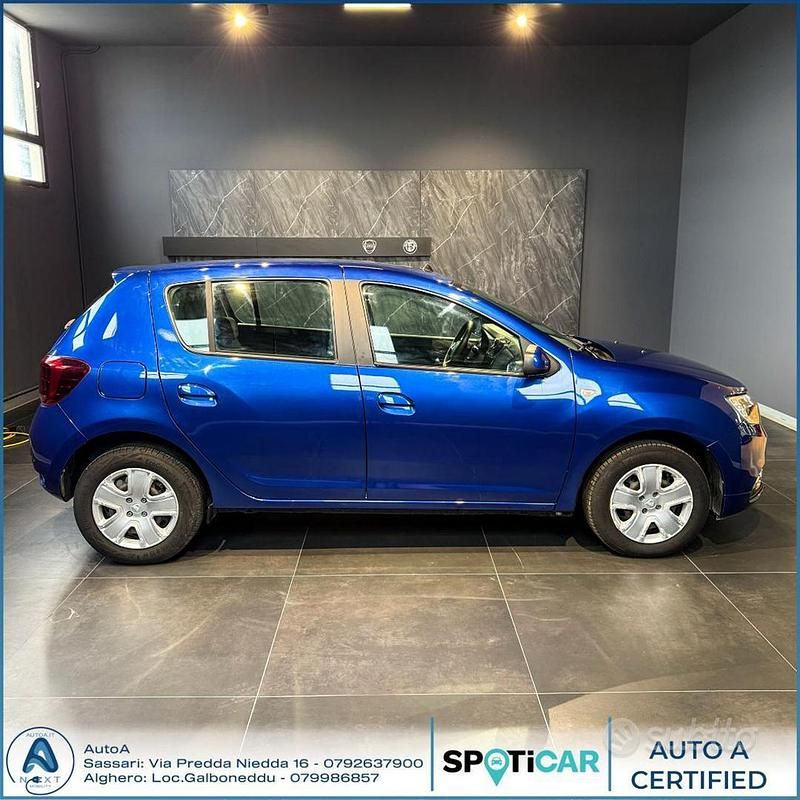 Usata Dacia Sandero Comfort 75 CV (55 kW) 2020 Blu Berlina