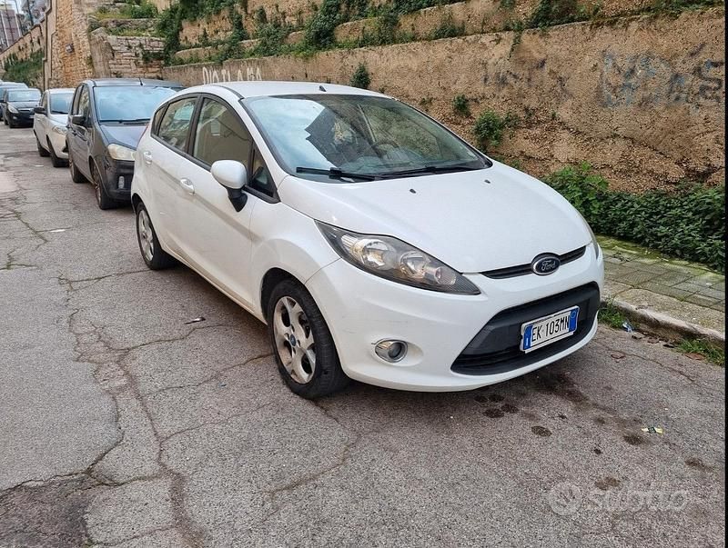 Usata Ford Fiesta 2012 Bianco Utilitaria