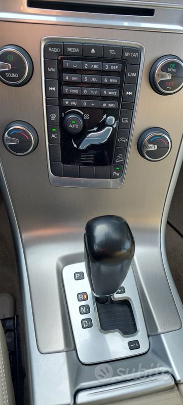 Usata Volvo XC60 215 CV (158 kW) 2012 Grigio SUV