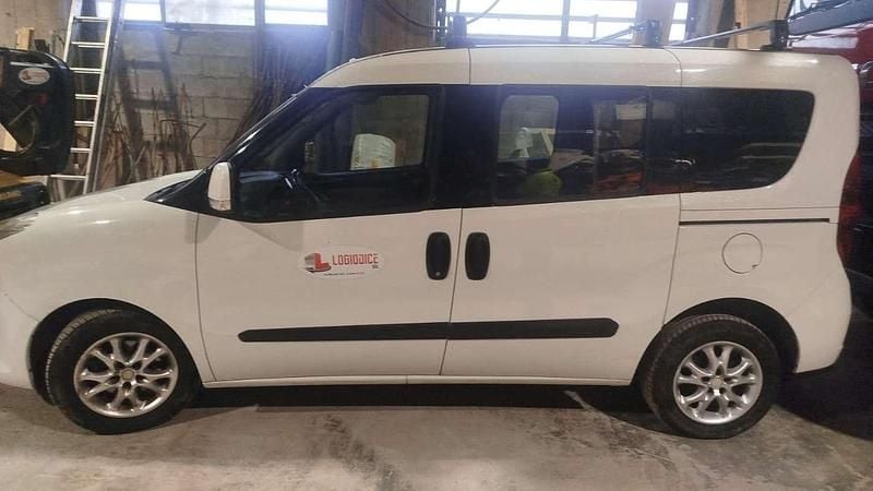 Usata Fiat Doblò Emotion 105 CV (77 kW) 2013 Monovolume