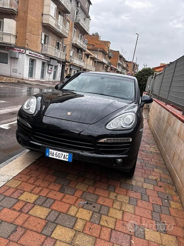 Usata Porsche Cayenne 2012 Nero SUV