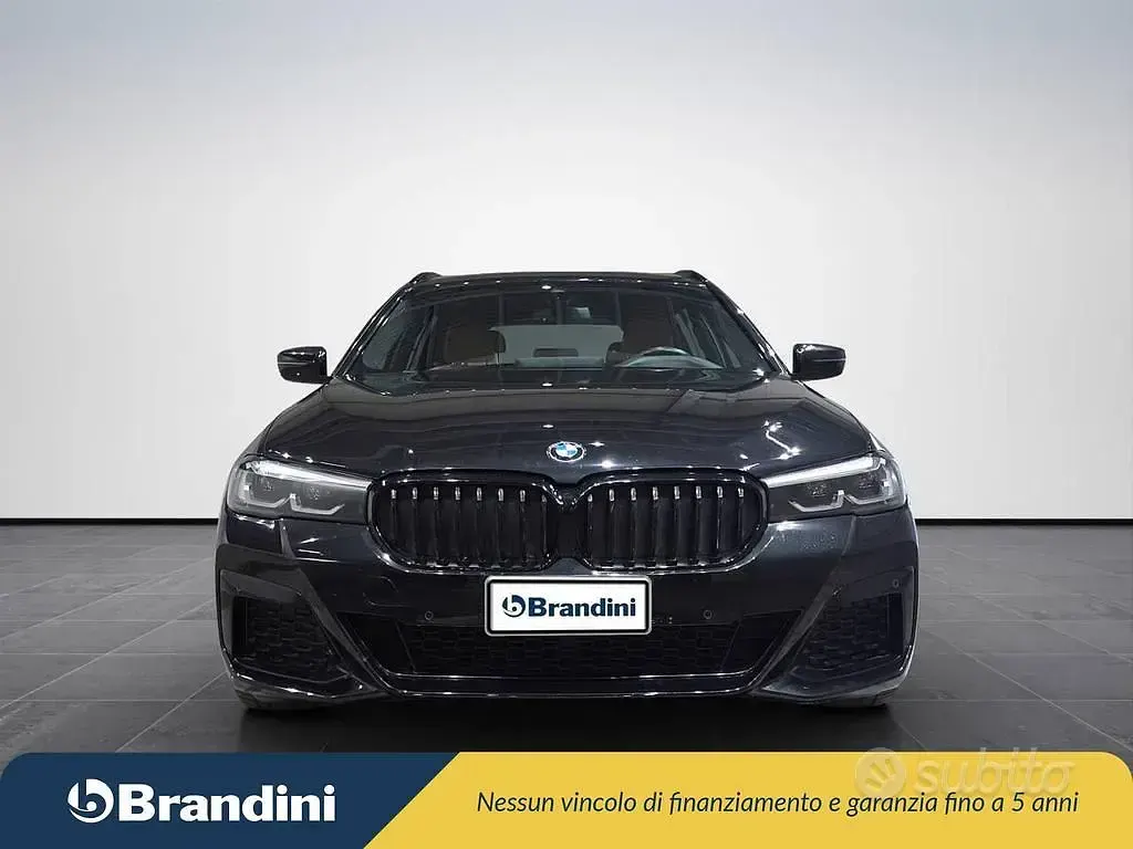 Usata BMW 520 M Sport 190 CV (139 kW) 2022 Nero Station wagon