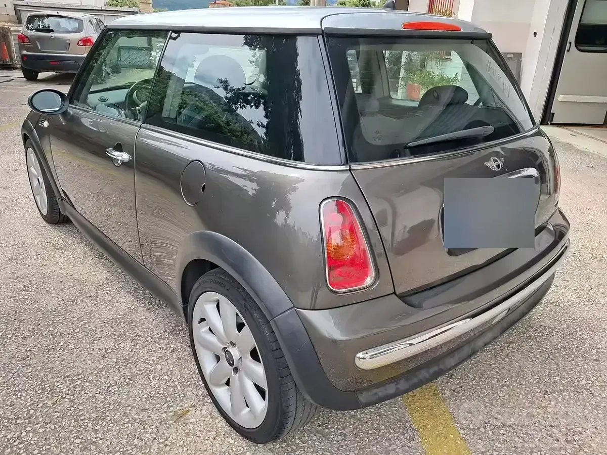 Usata Mini Cooper 75 CV (55 kW) 2003 Grigio Utilitaria