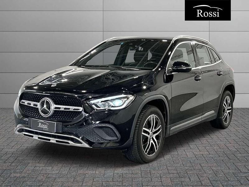 Usata Mercedes GLA180 116 CV (85 kW) 2023 Nero SUV