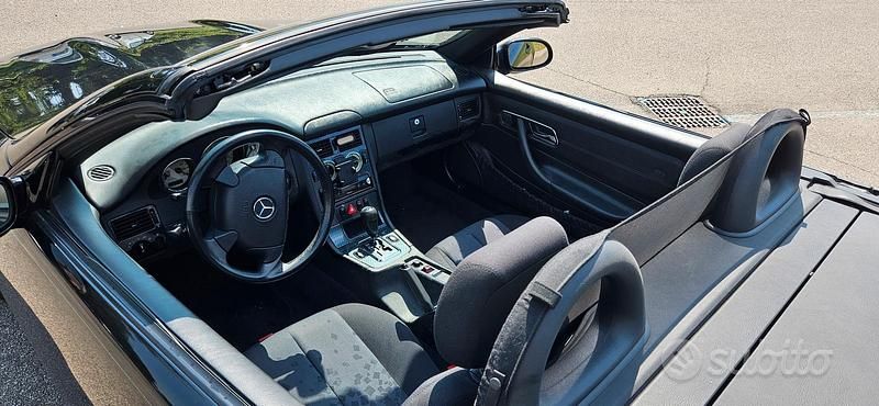 Usata Mercedes SLK200 136 CV (100 kW) 1999 Cabrio