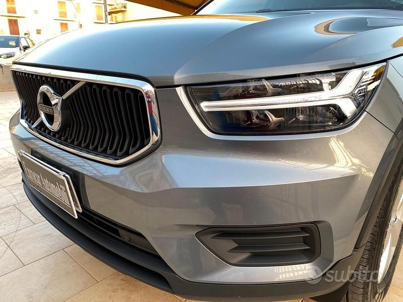 Usata Volvo XC40 Momentum 150 CV (110 kW) 2019 Grigio SUV