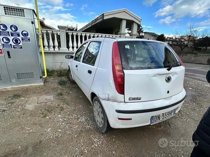 Usata Fiat Punto 60 CV (44 kW) 2007 Bianco Utilitaria