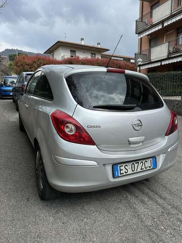 Usata Opel Corsa Edition 86 CV (63 kW) 2013 Utilitaria