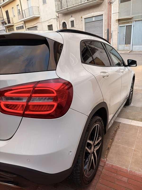 Usata Mercedes GLA200 136 CV (100 kW) 2016 SUV