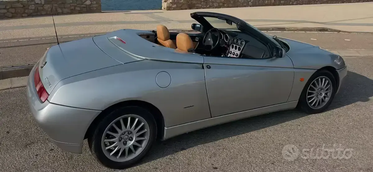 Usata Alfa Romeo Spider 155 CV (114 kW) 1999 Grigio Cabrio