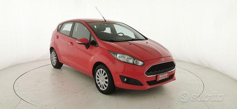 Usata Ford Fiesta Business Edition 75 CV (55 kW) 2017 Rosso Berlina