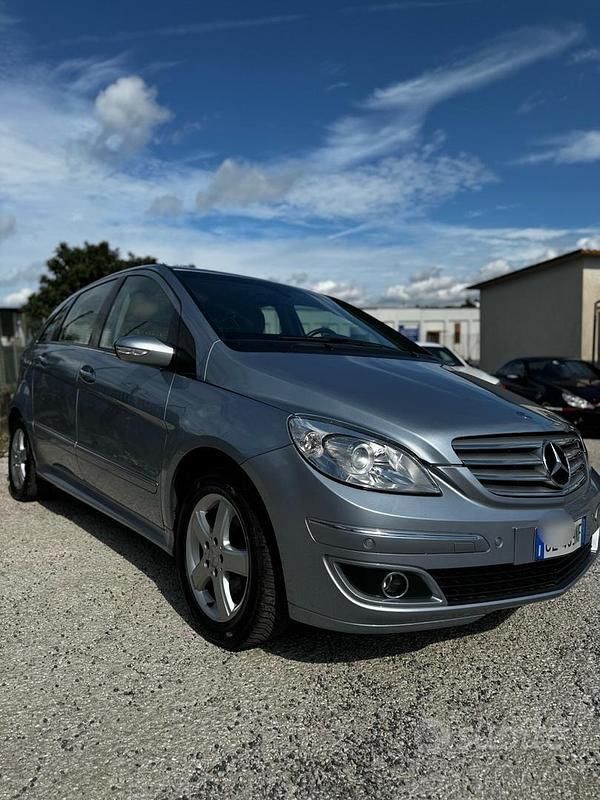 Usata Mercedes B170 Chrome 116 CV (85 kW) 2006 Blu Monovolume