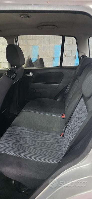 Usata Ford Fusion 68 CV (50 kW) 2008 Grigio Utilitaria