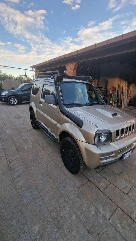 Usata 2010 Suzuki Jimny SUV | 11.500 € (Buon prezzo) - Immagine 1/4